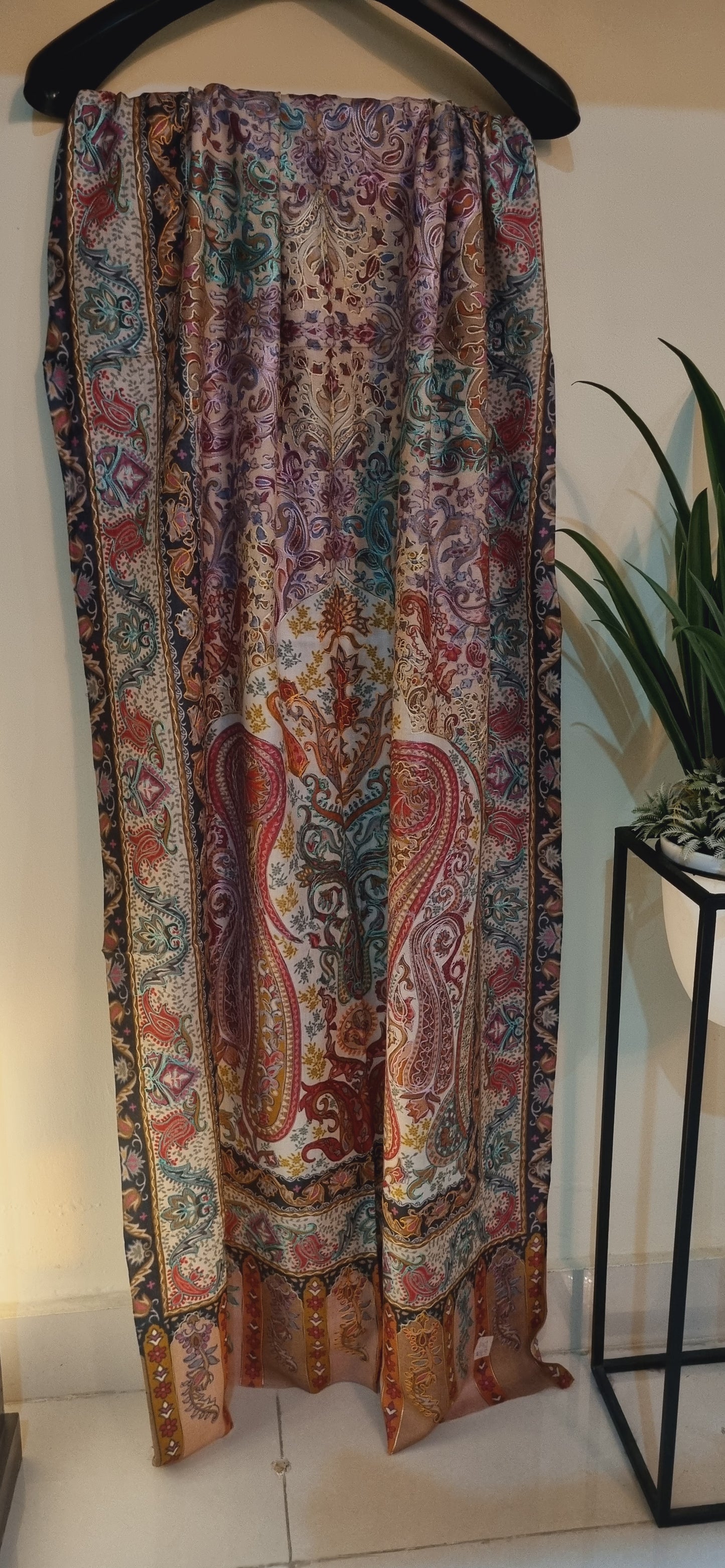 Embroidered Reelkar minishawl