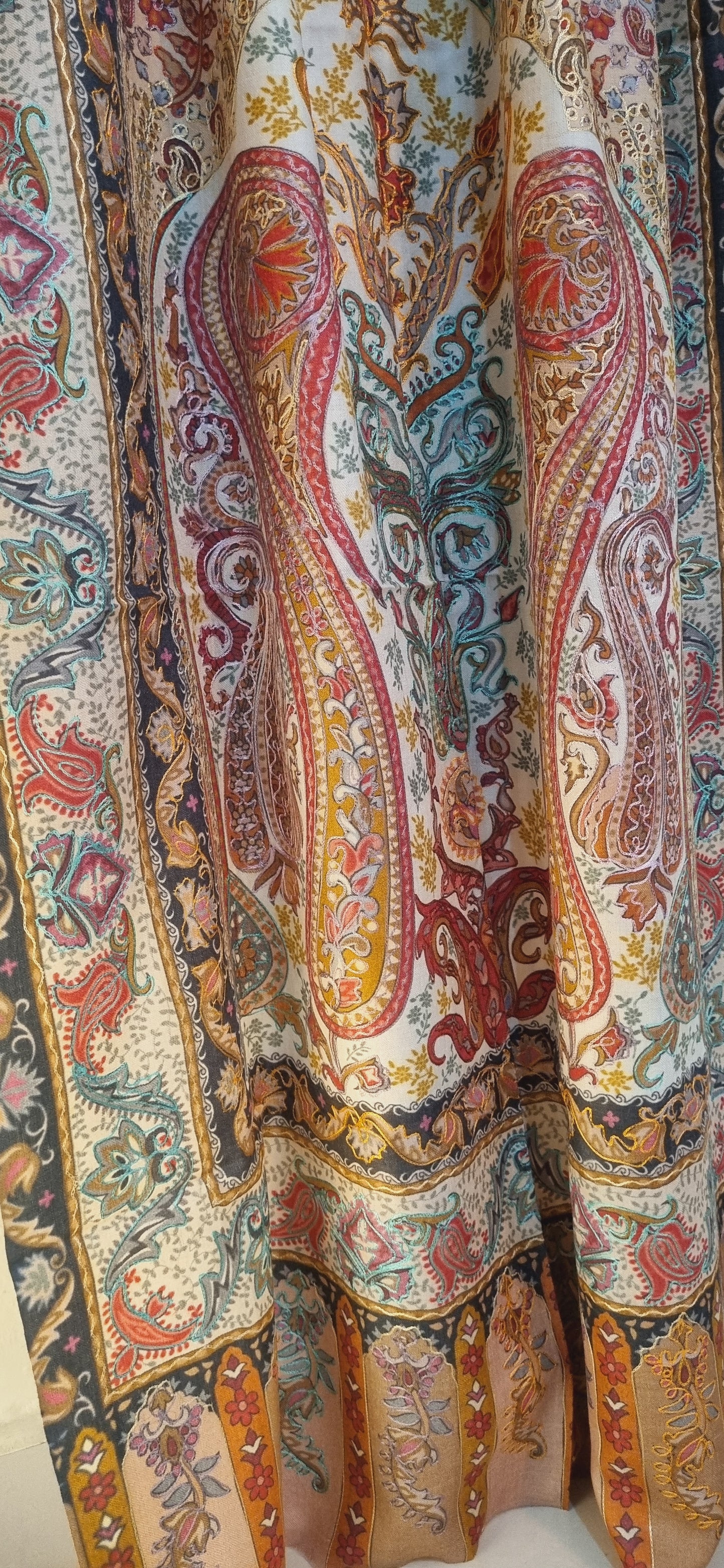 Embroidered Reelkar minishawl