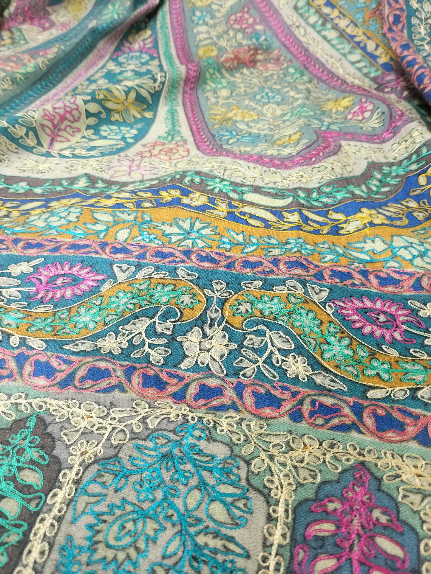 Reelkaar kalamkari: Embroidered shawl