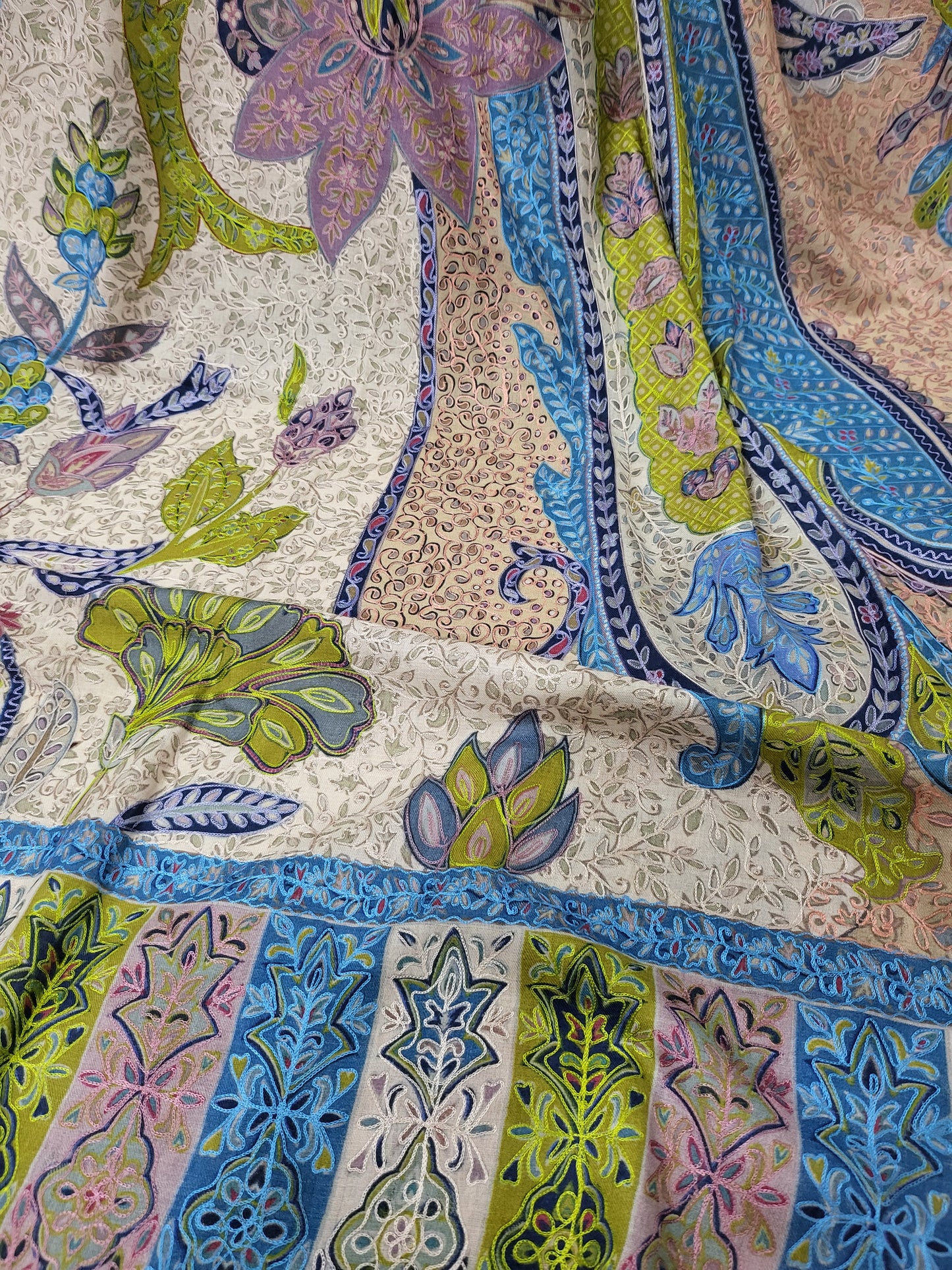 Reelkaar kalamkari: Embroidered shawl