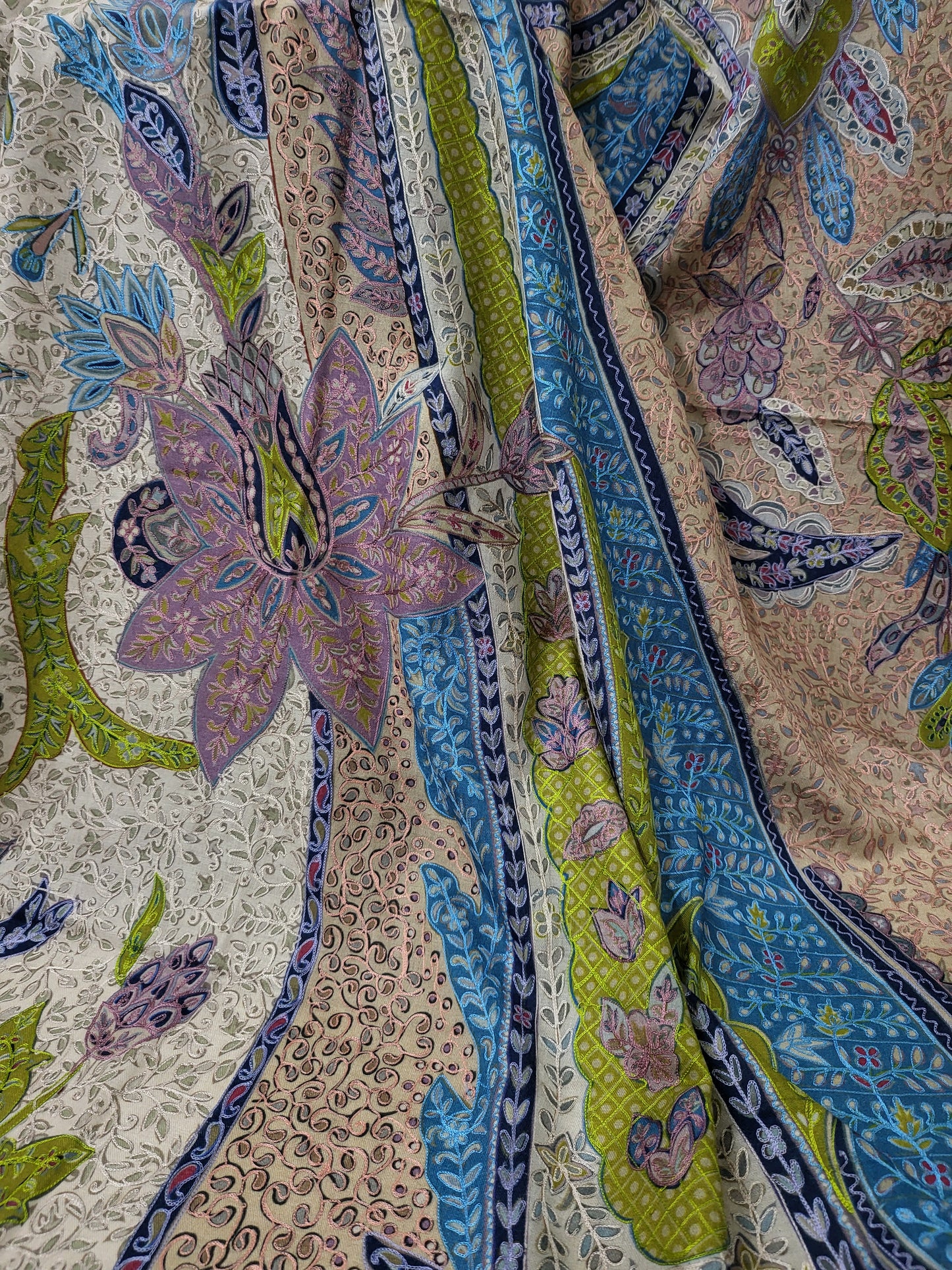 Reelkaar kalamkari: Embroidered shawl