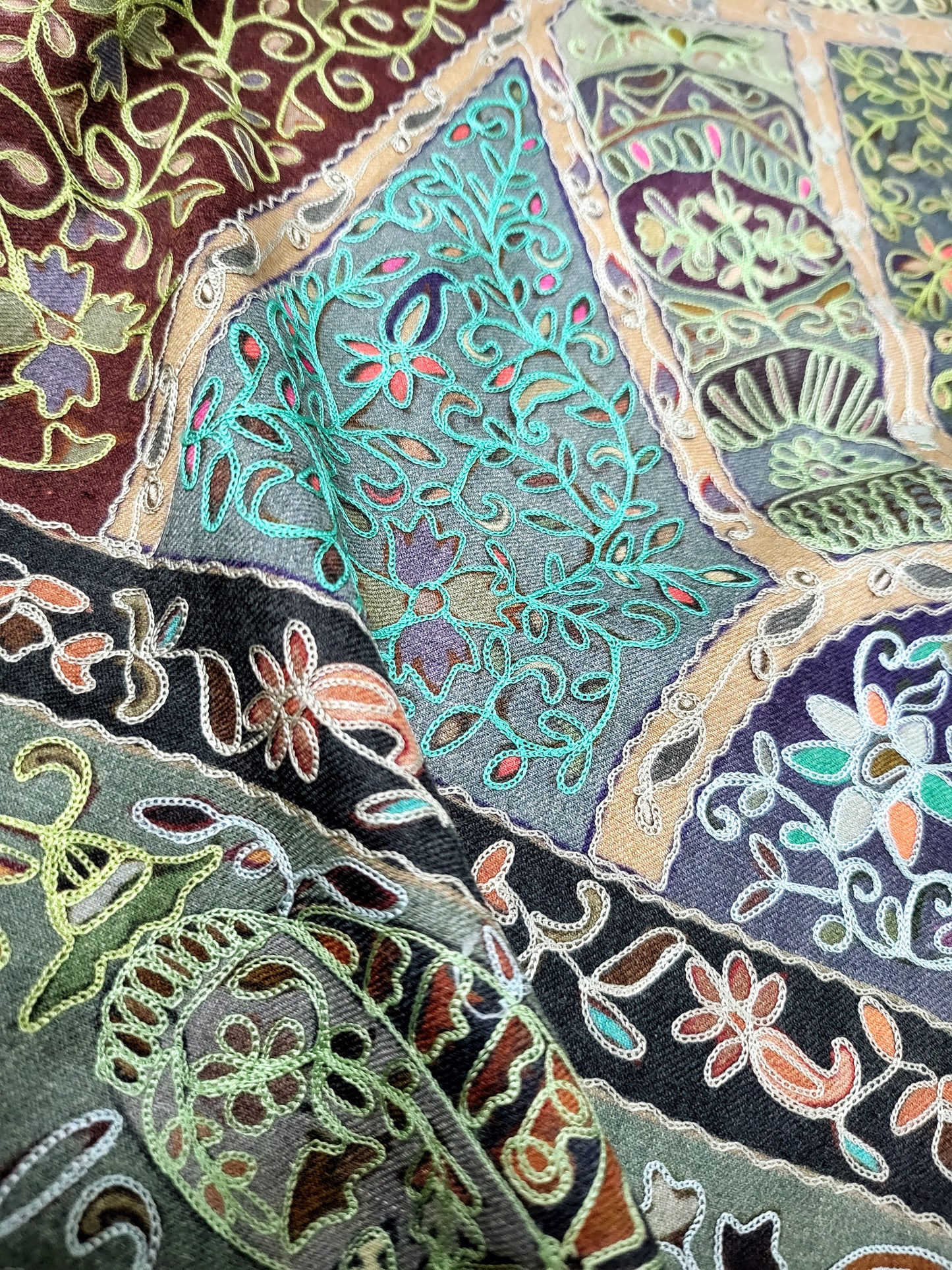 Reelkaar kalamkari: Embroidered shawl