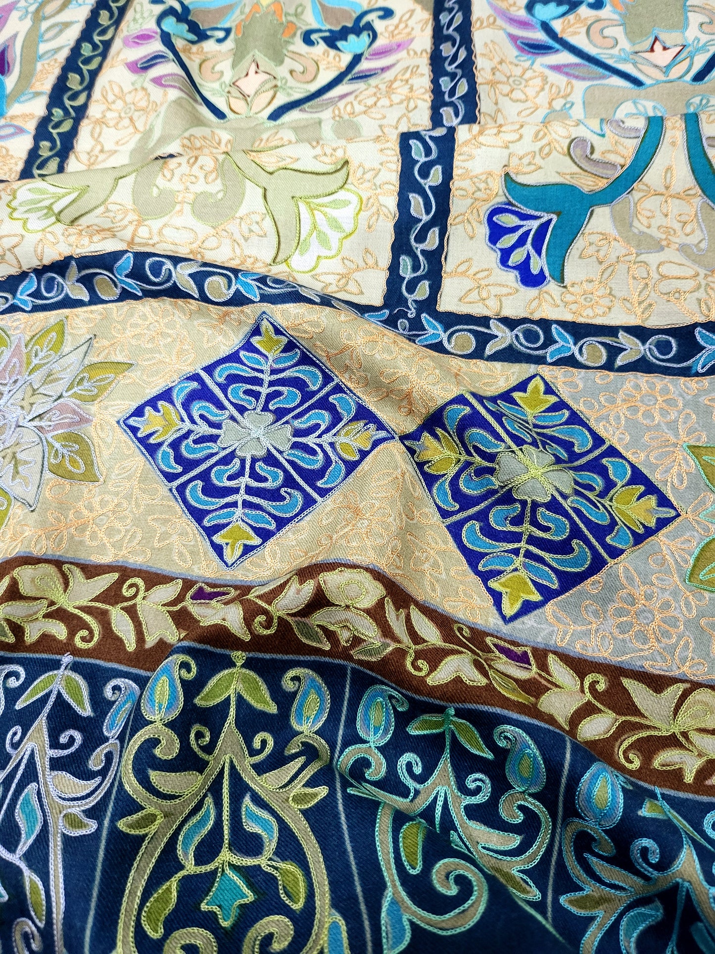 Reelkaar kalamkari: Embroidered shawl