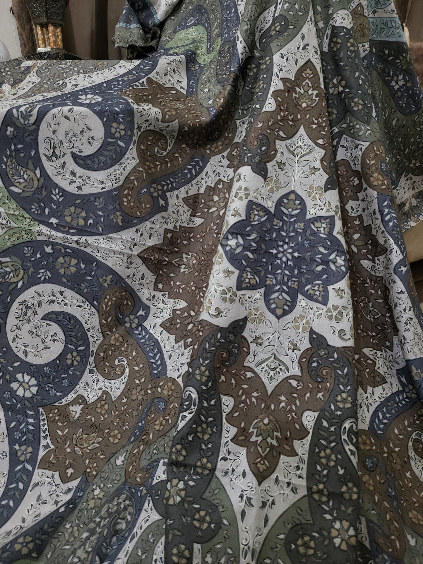 Reelkaar kalamkari: Embroidered shawl