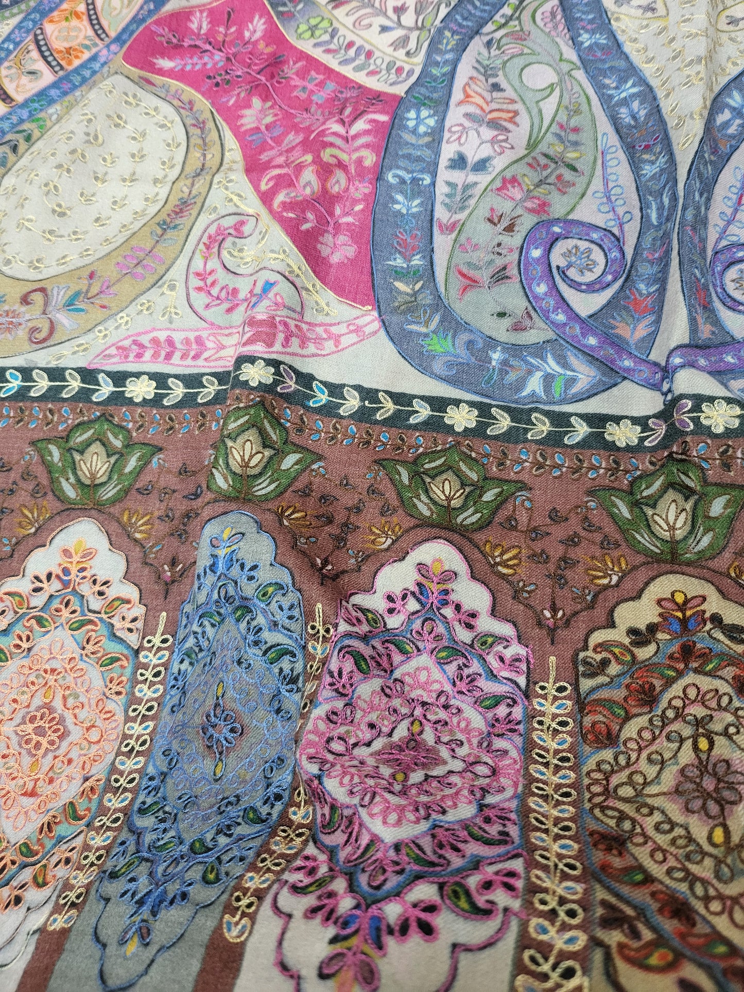 Reelkaar kalamkari : Embroidered shawl
