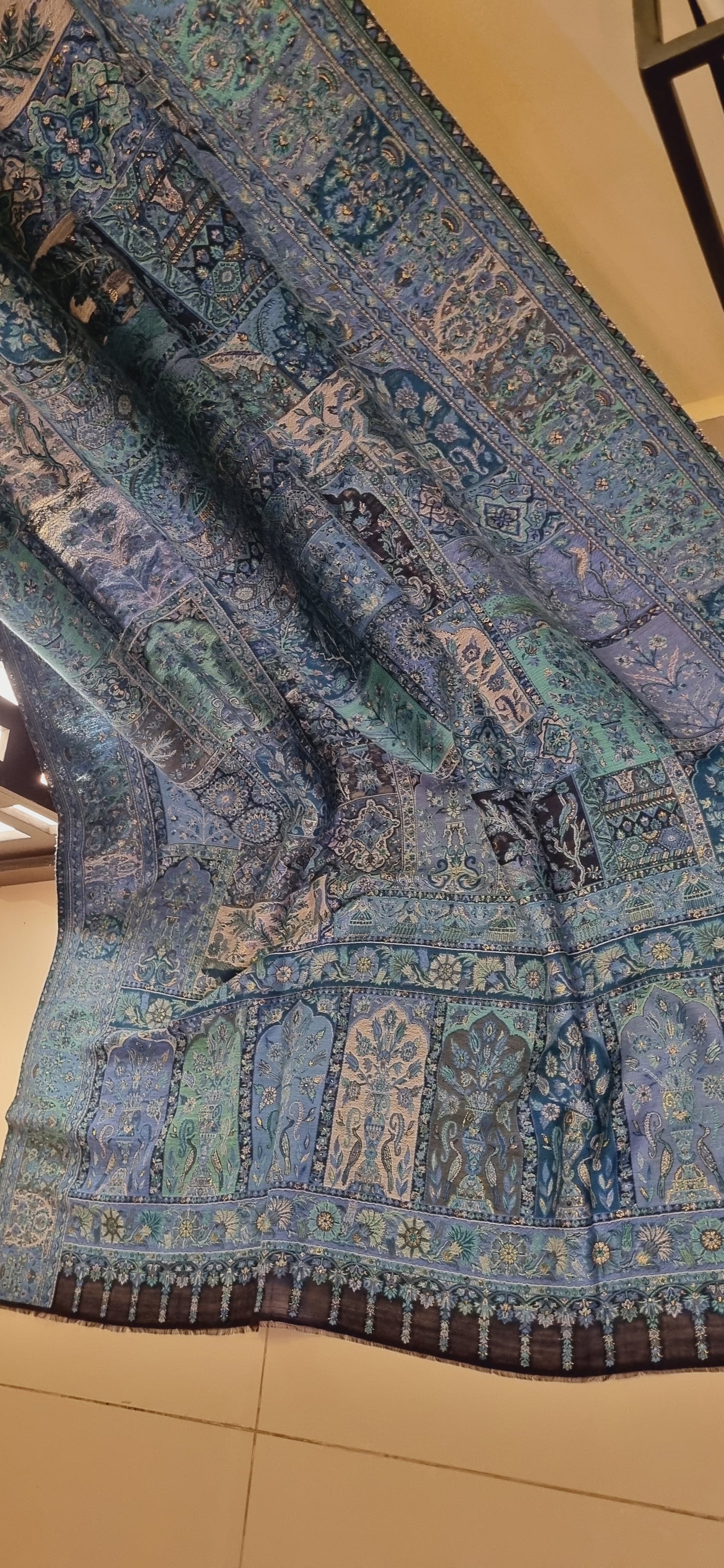 Shahjahani kaani: shawl