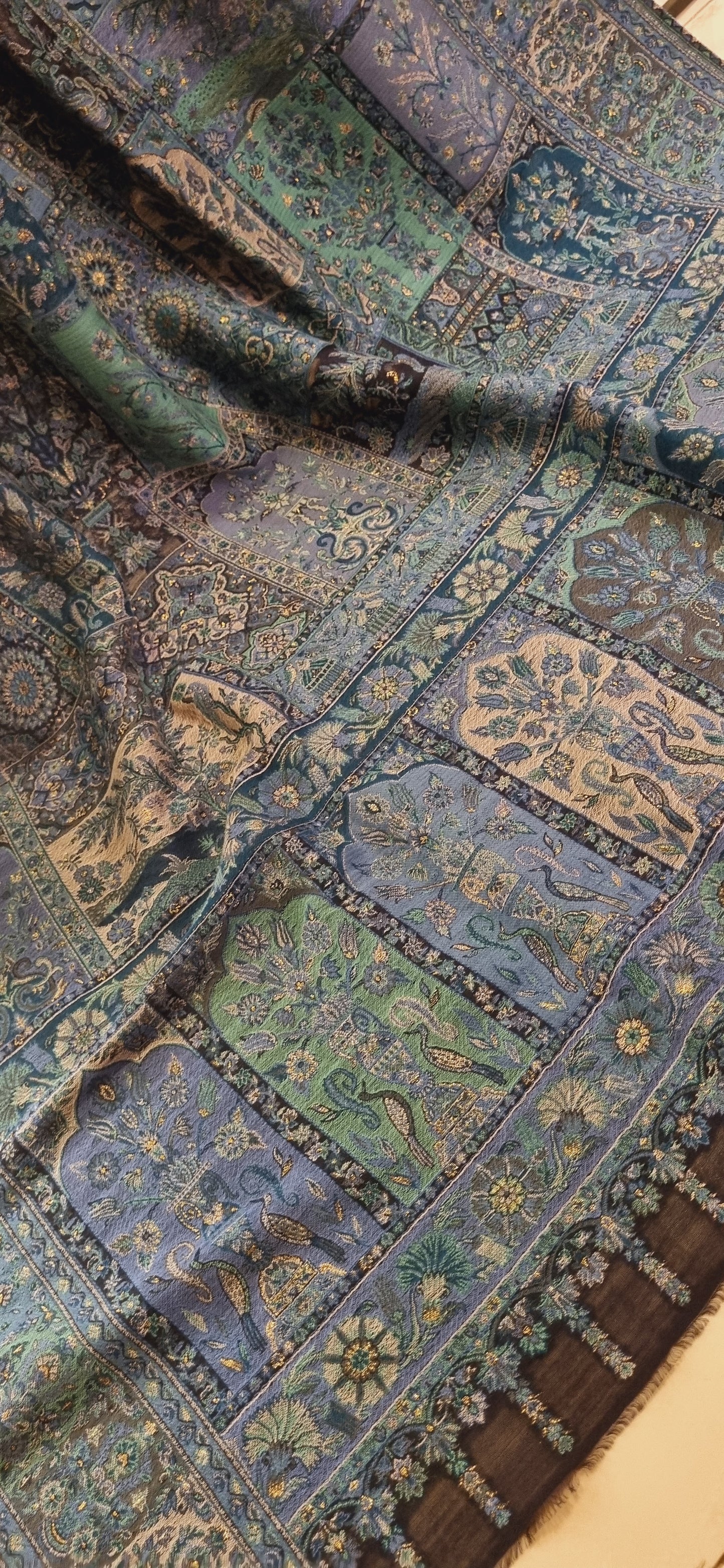 Shahjahani kaani: shawl