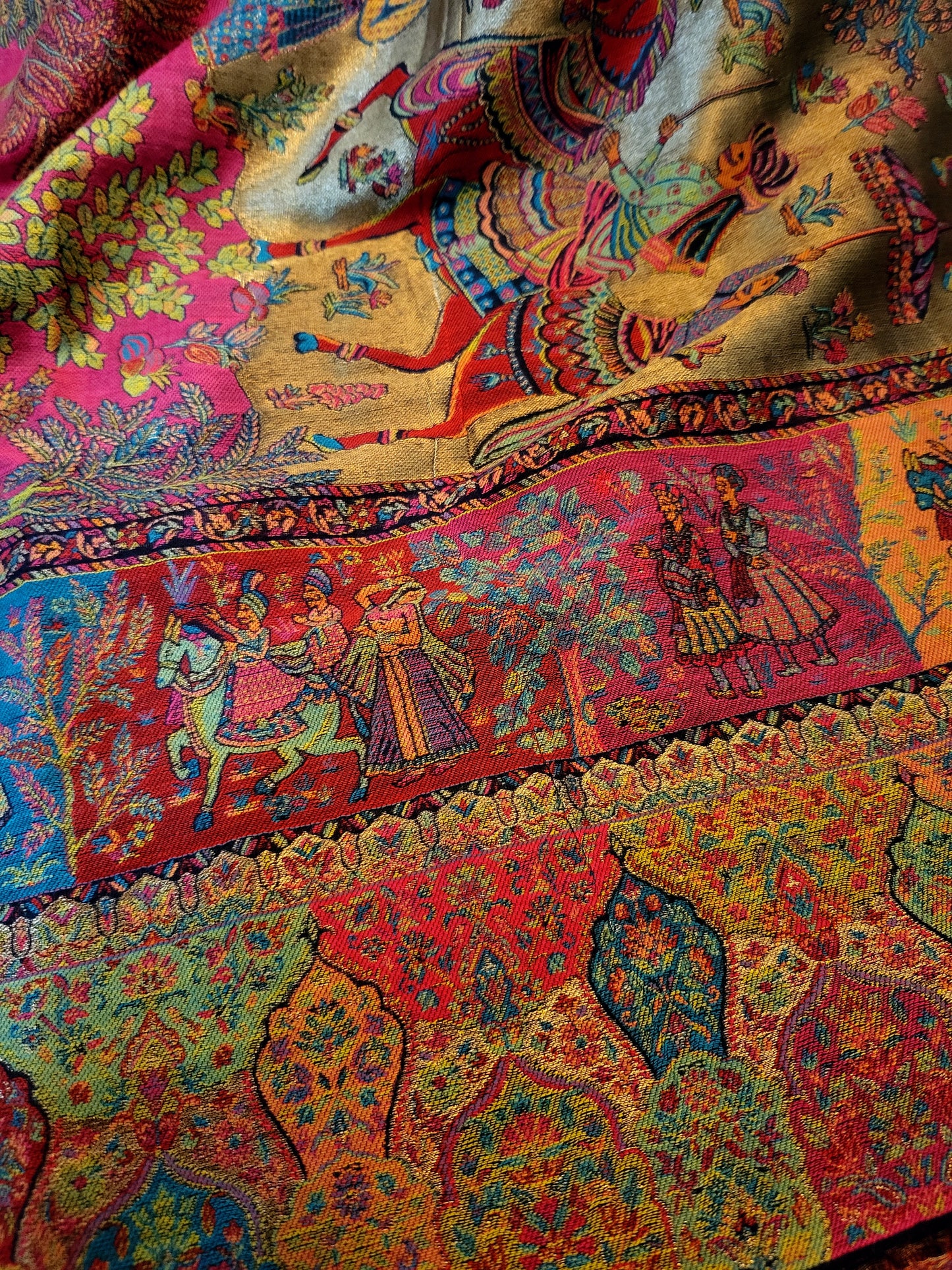 Shahjahan moonlight: Kanni shawl