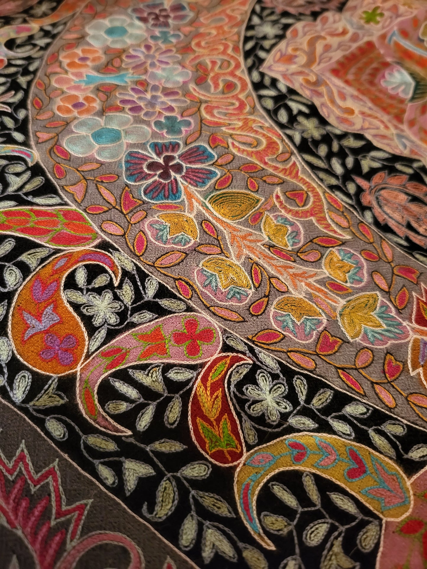 Luxury edit : Hand Embroidered kalamkari