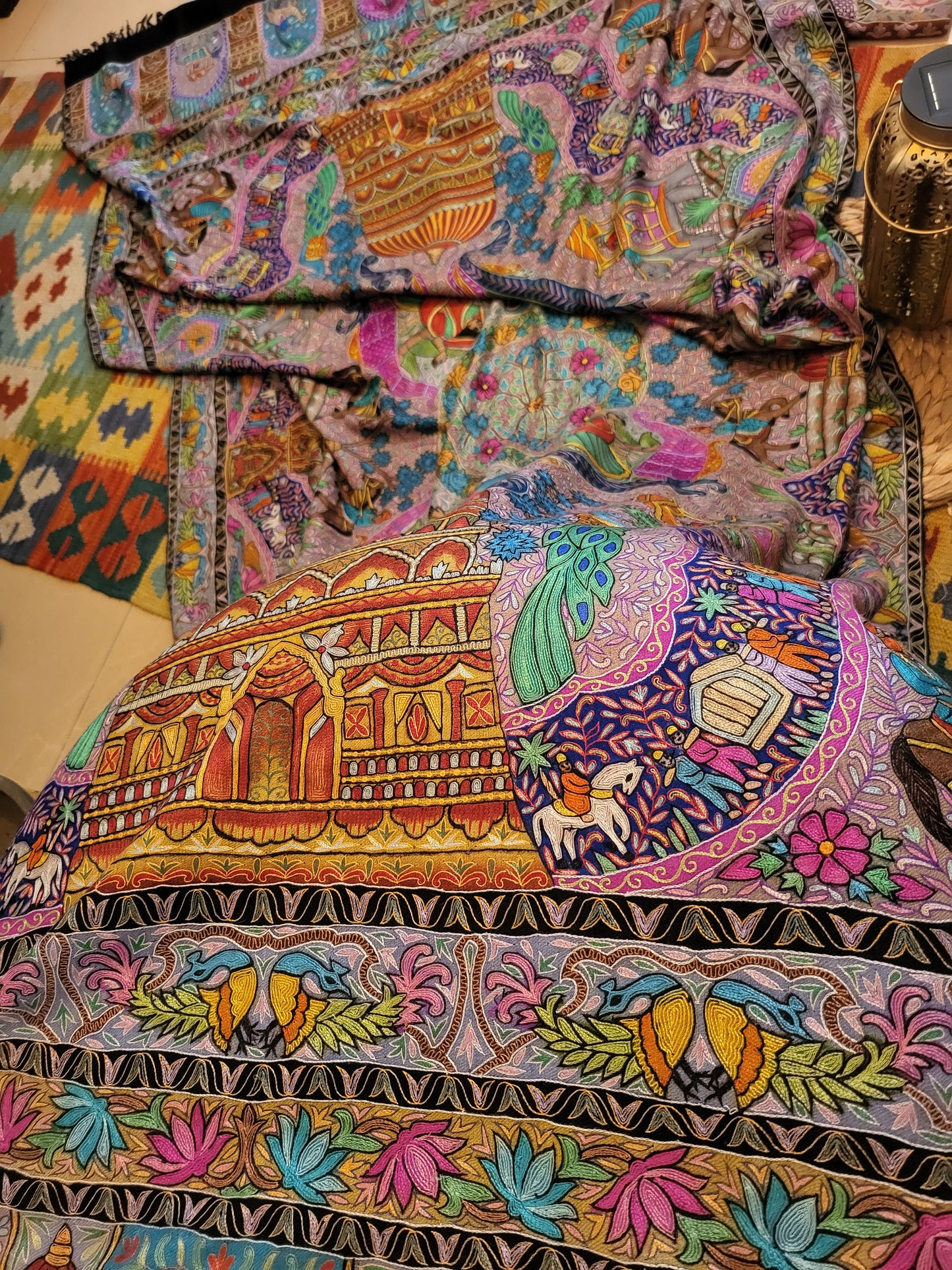 Shikargah kalamkari : Hand embroidered