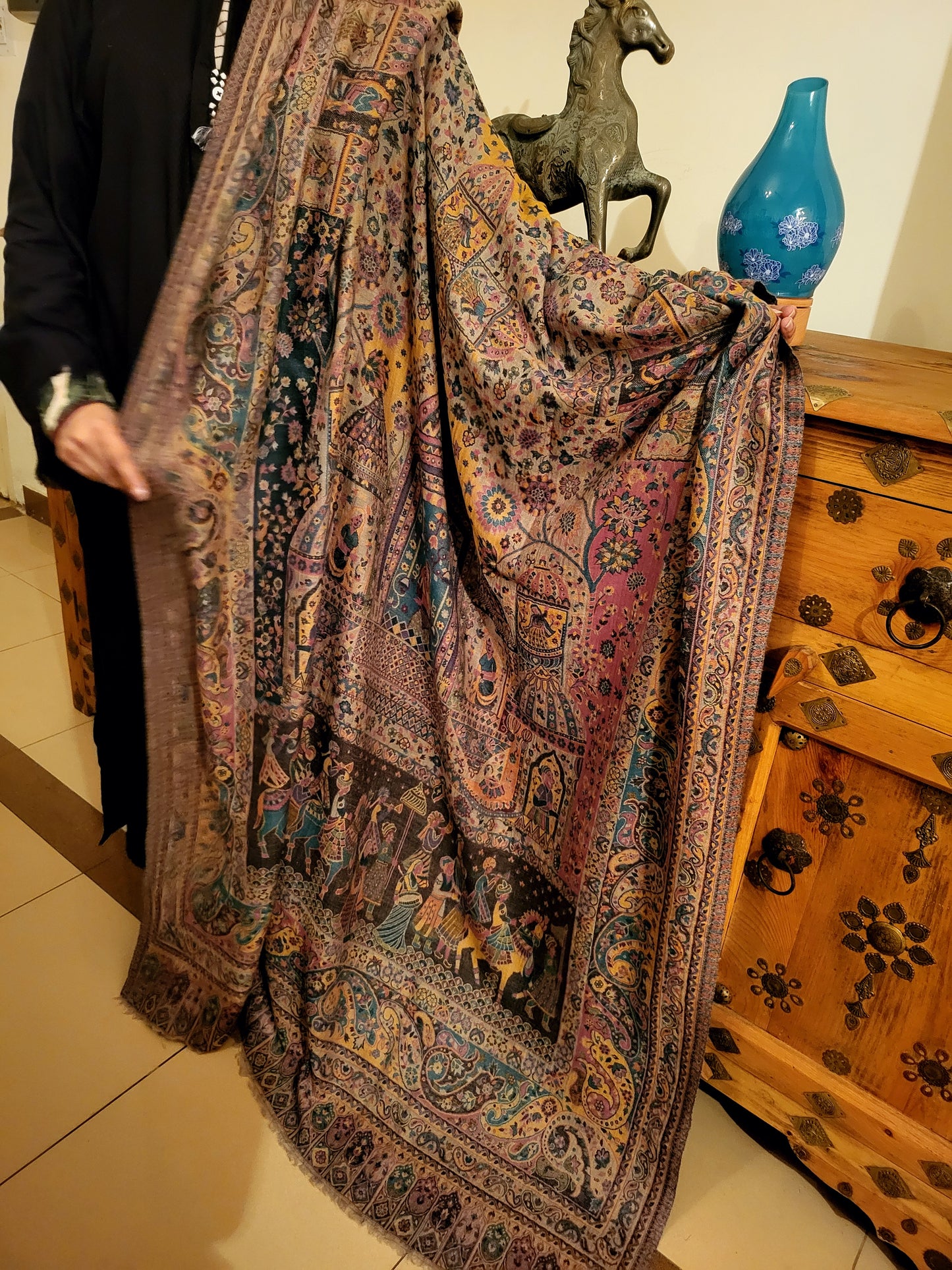 A Darbari kaani shawl : pure toosh