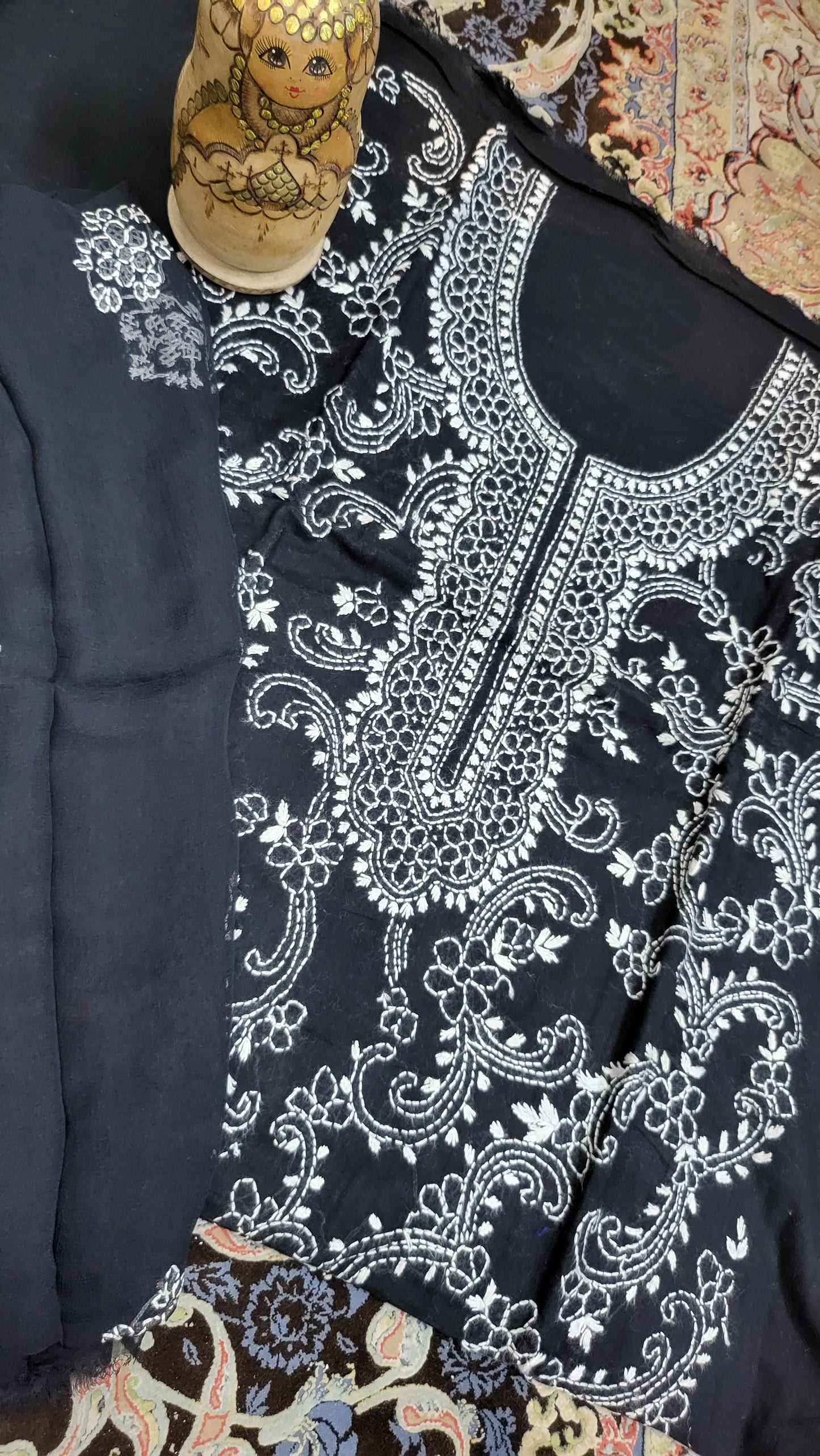 Lawn suit: Hand Embroidered