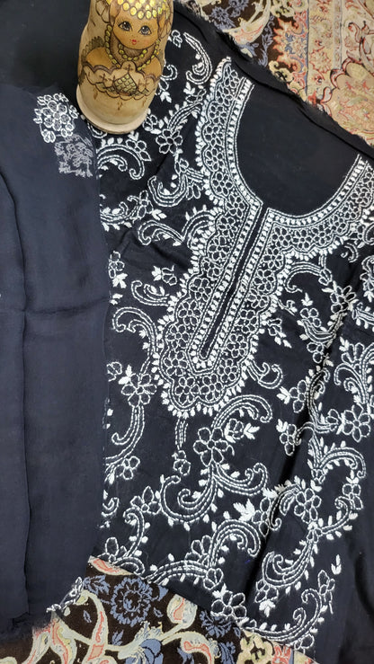 Lawn suit: Hand Embroidered