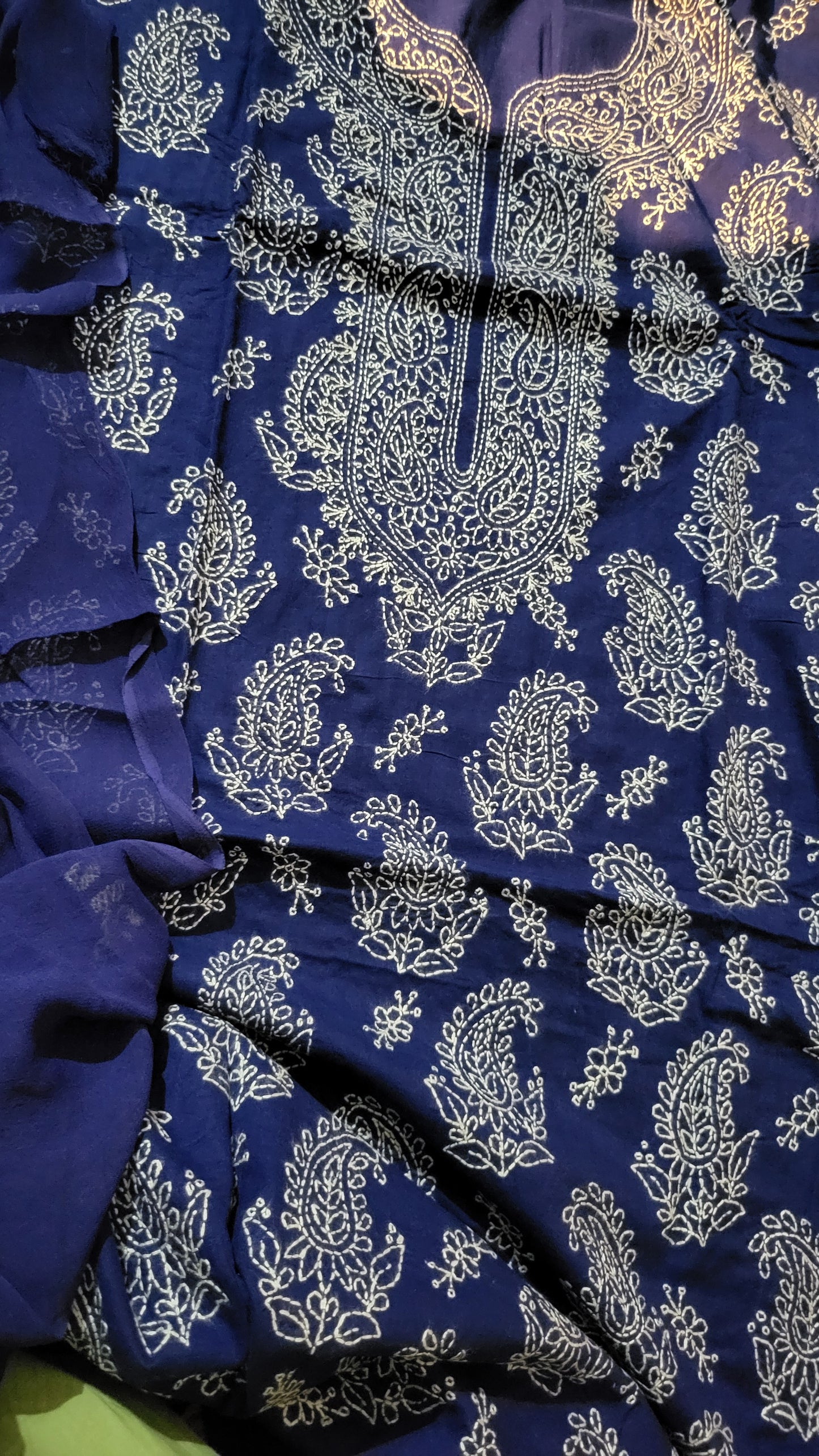 Lawn suit: Hand Embroidered