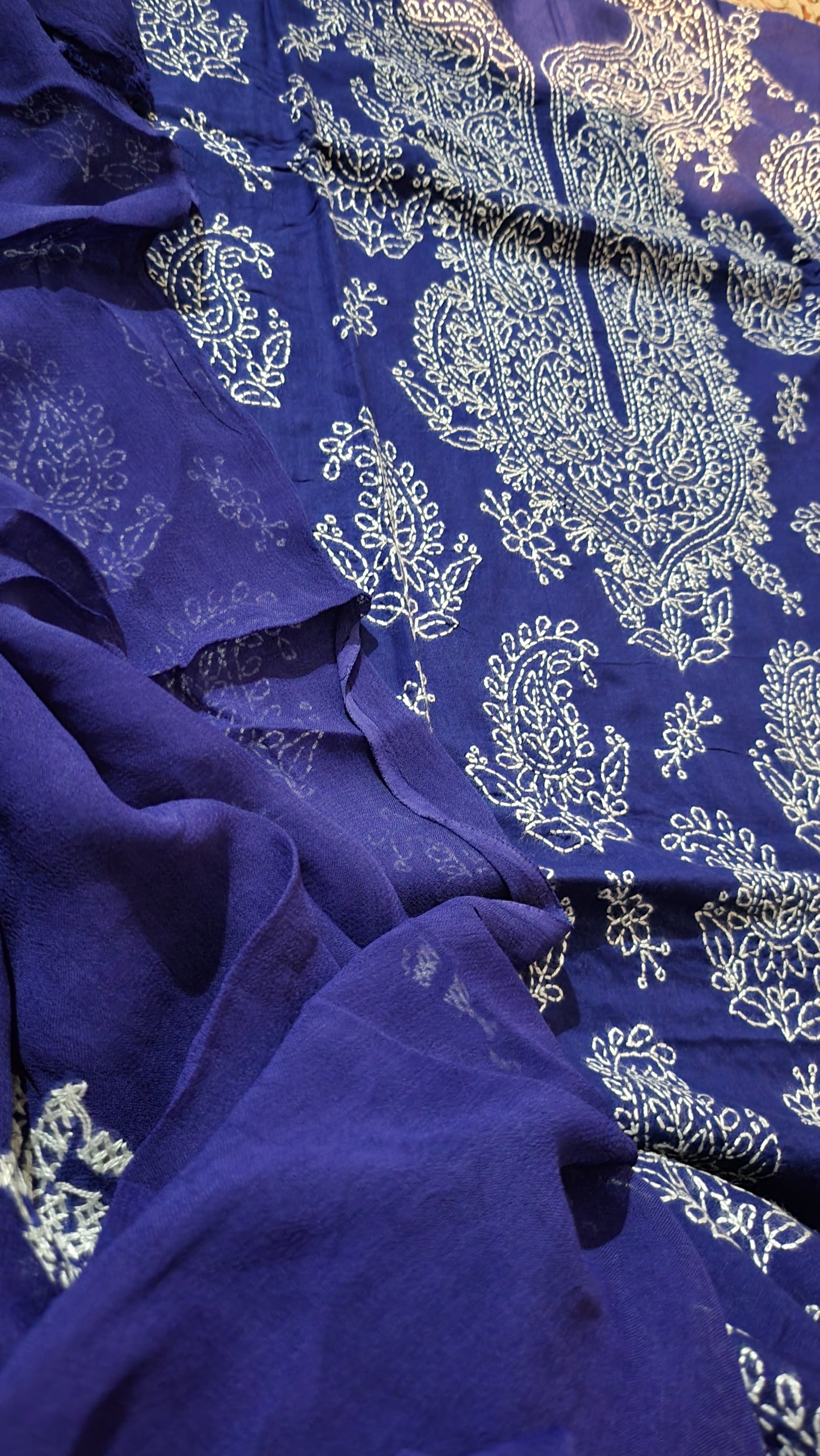 Lawn suit: Hand Embroidered