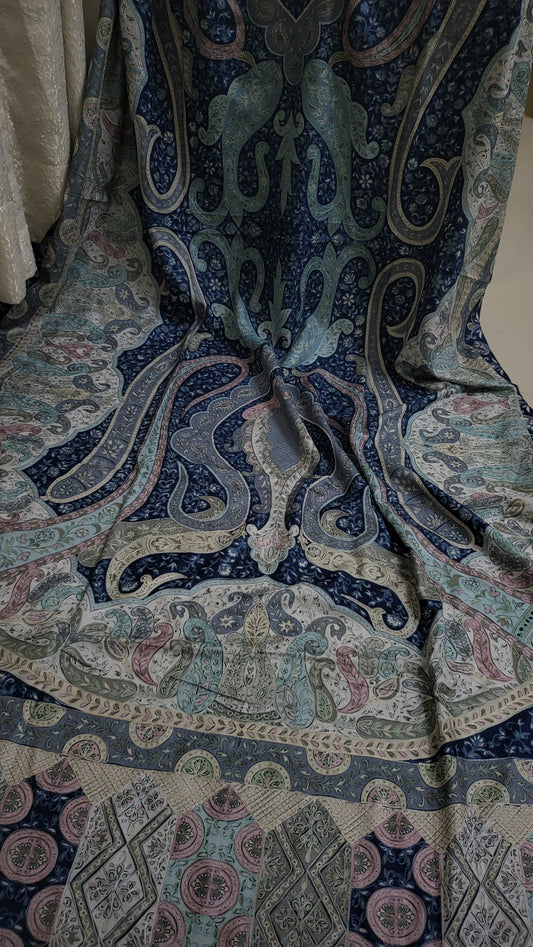 Reelkaar shawl : Embroidered