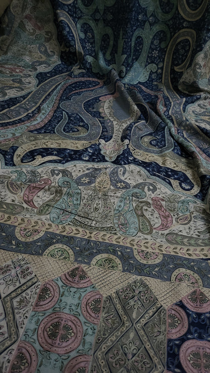 Reelkaar shawl : Embroidered