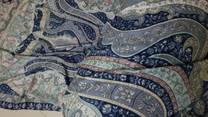 Reelkaar shawl : Embroidered