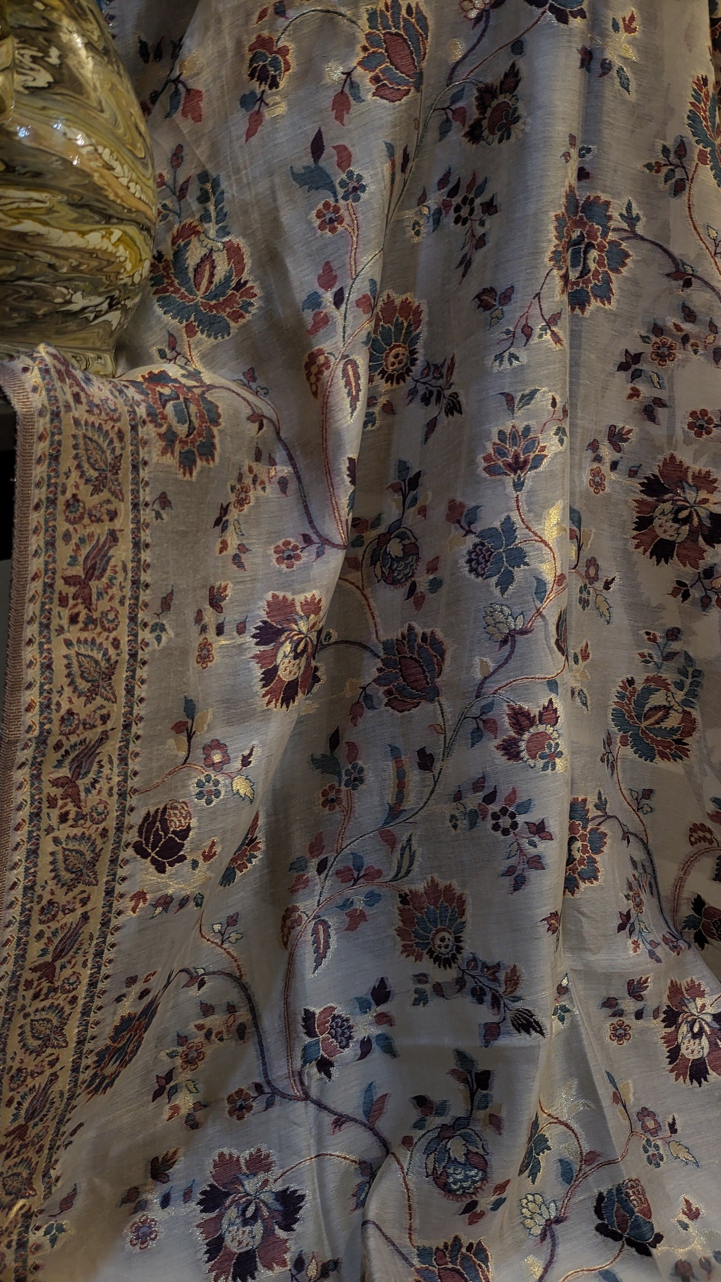 Silk kaani : shawl
