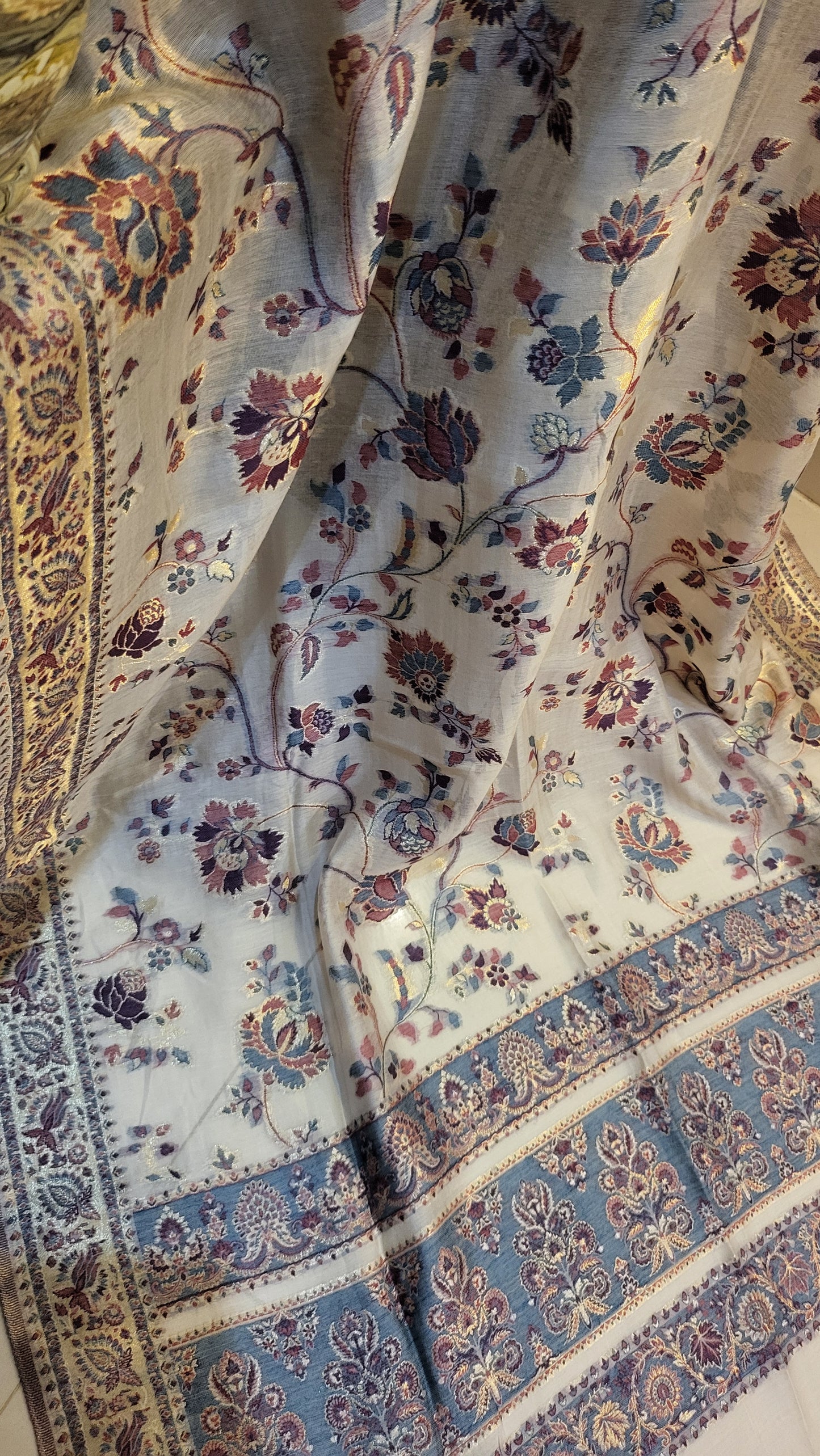 Silk kaani : shawl