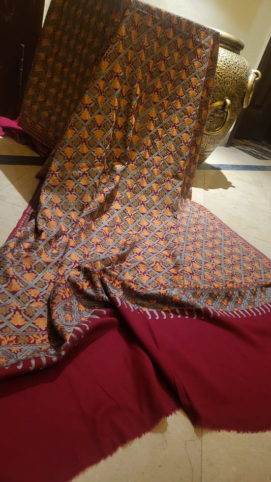 Embroidered shawl: Pashmina