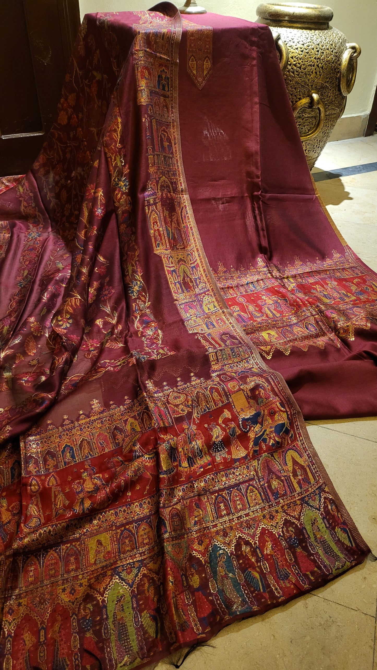 Silk kaani : suit