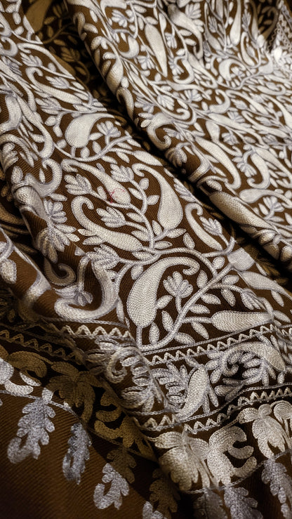 Jama shawl : Embroidered