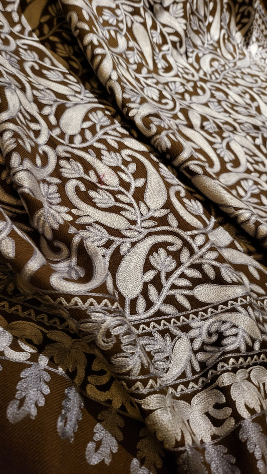 Jama shawl : Embroidered