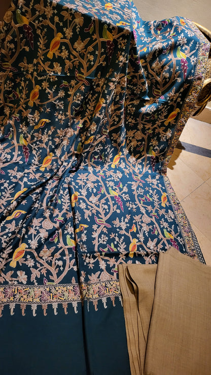 Birdie Embroidered : shawl