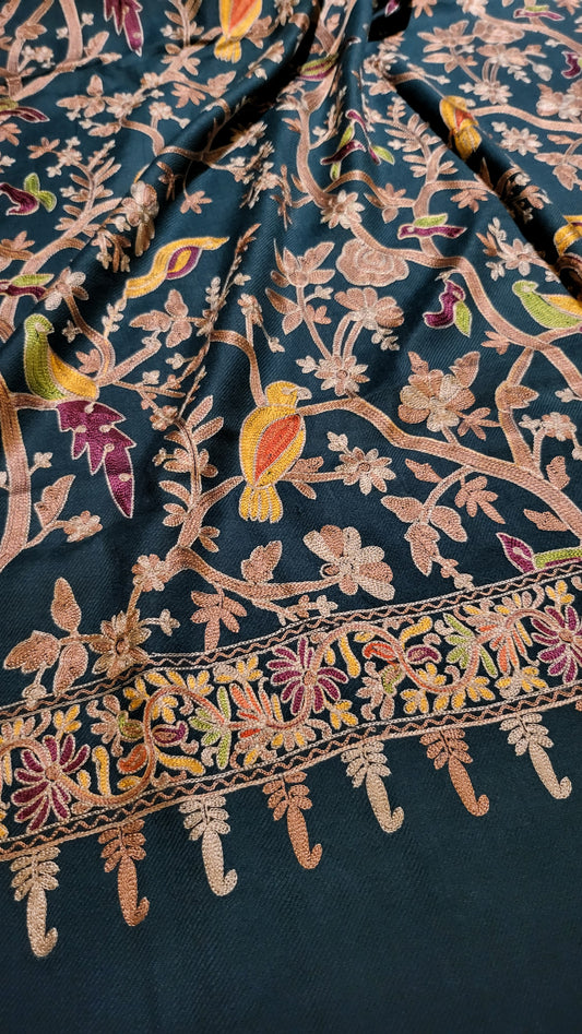 Birdie Embroidered : shawl