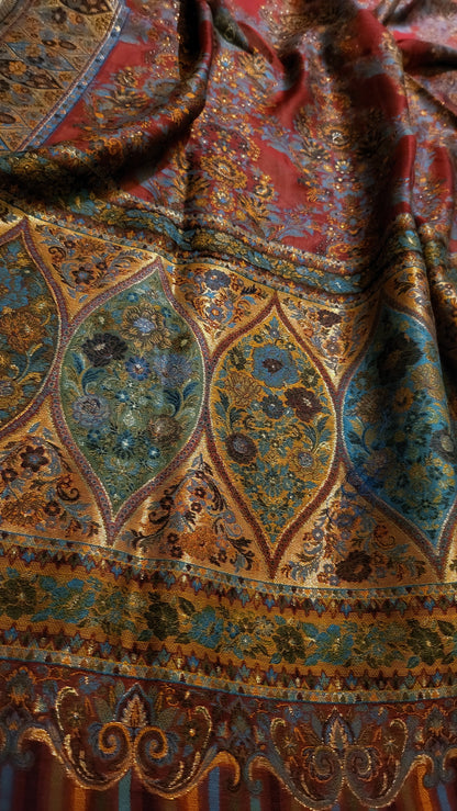 Maroon beauty : silk kanni shawl