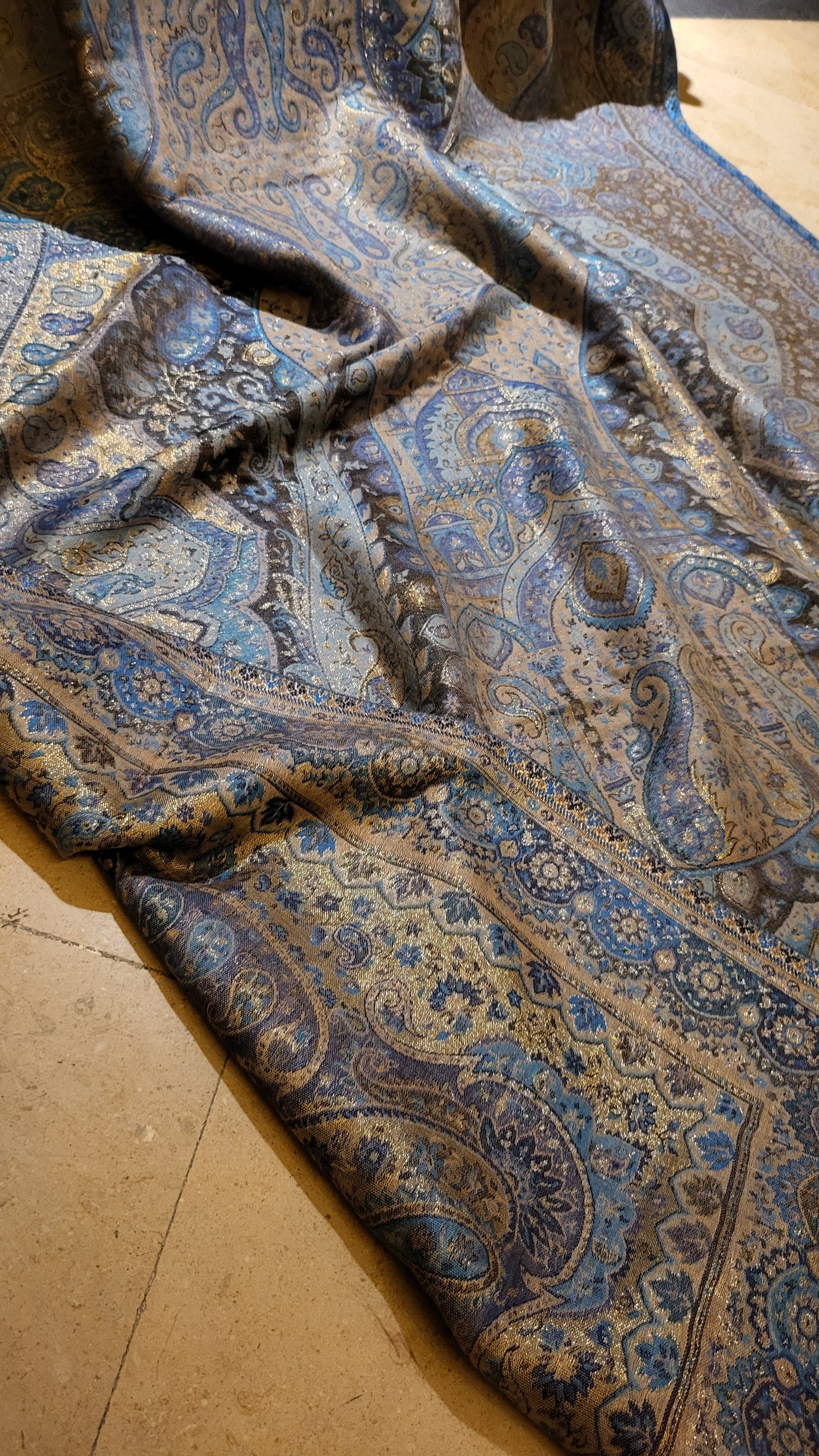 Blue paisly : Reversible kaani shawl