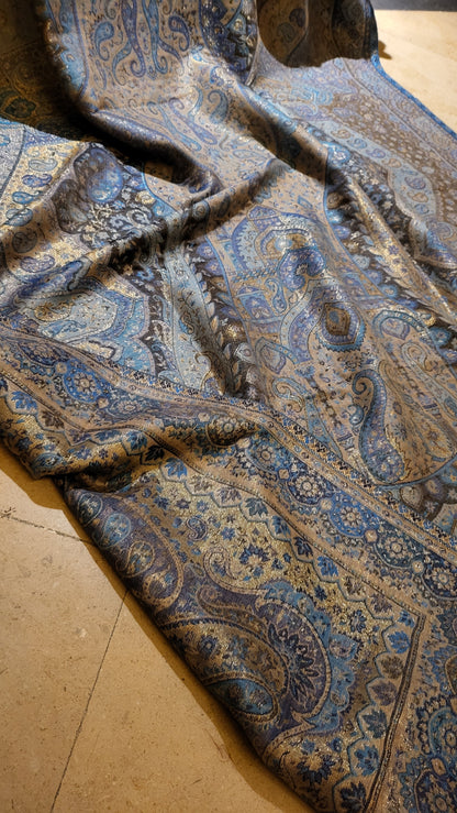 Blue paisly : Reversible kaani shawl