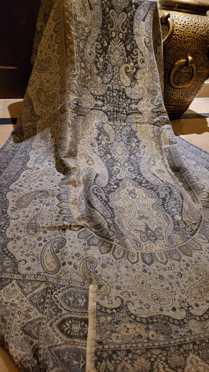 Gold galore : Reversible kaani