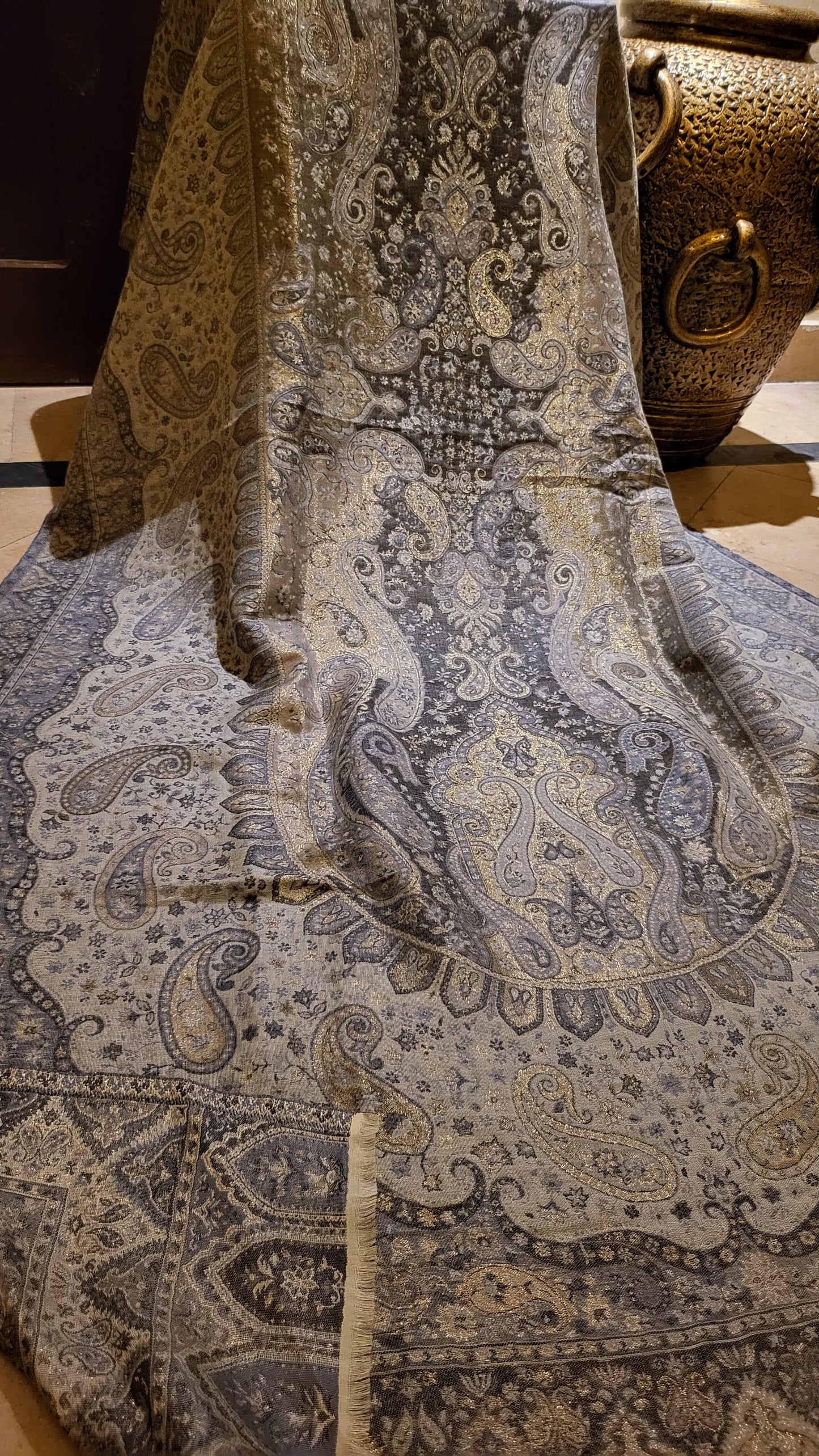 Grey and gold : Reversible kaani