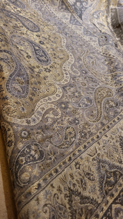 Gold galore : Reversible kaani