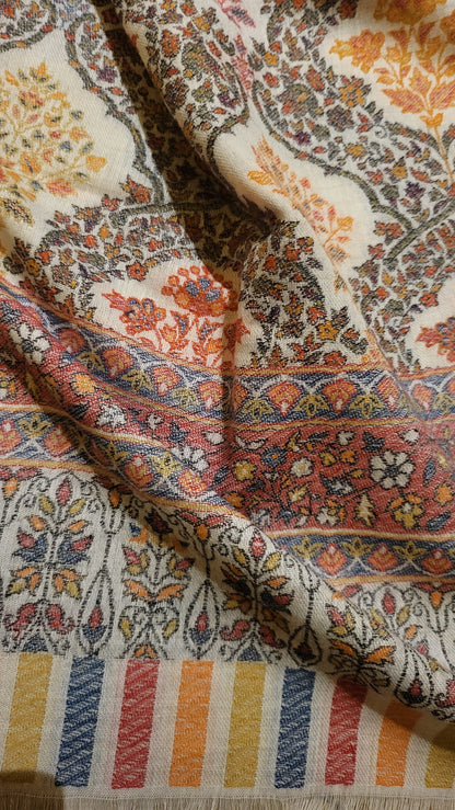 Neutral affair : pashmina kaani shawl