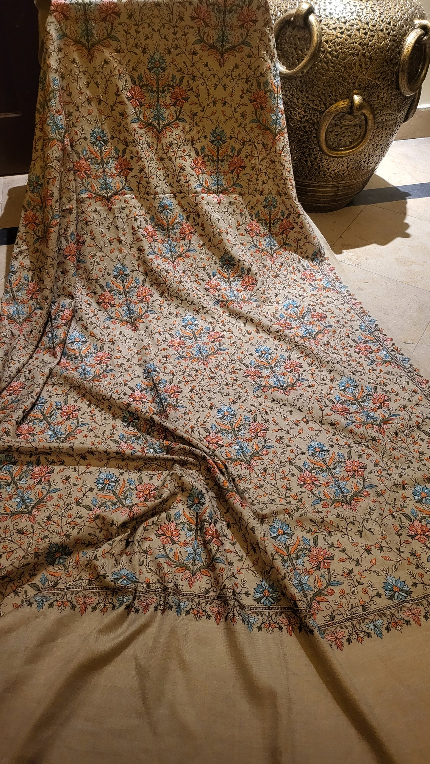 Jama shawl : Embroidered pashmina