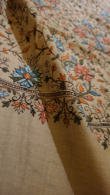 Jama shawl : Embroidered pashmina