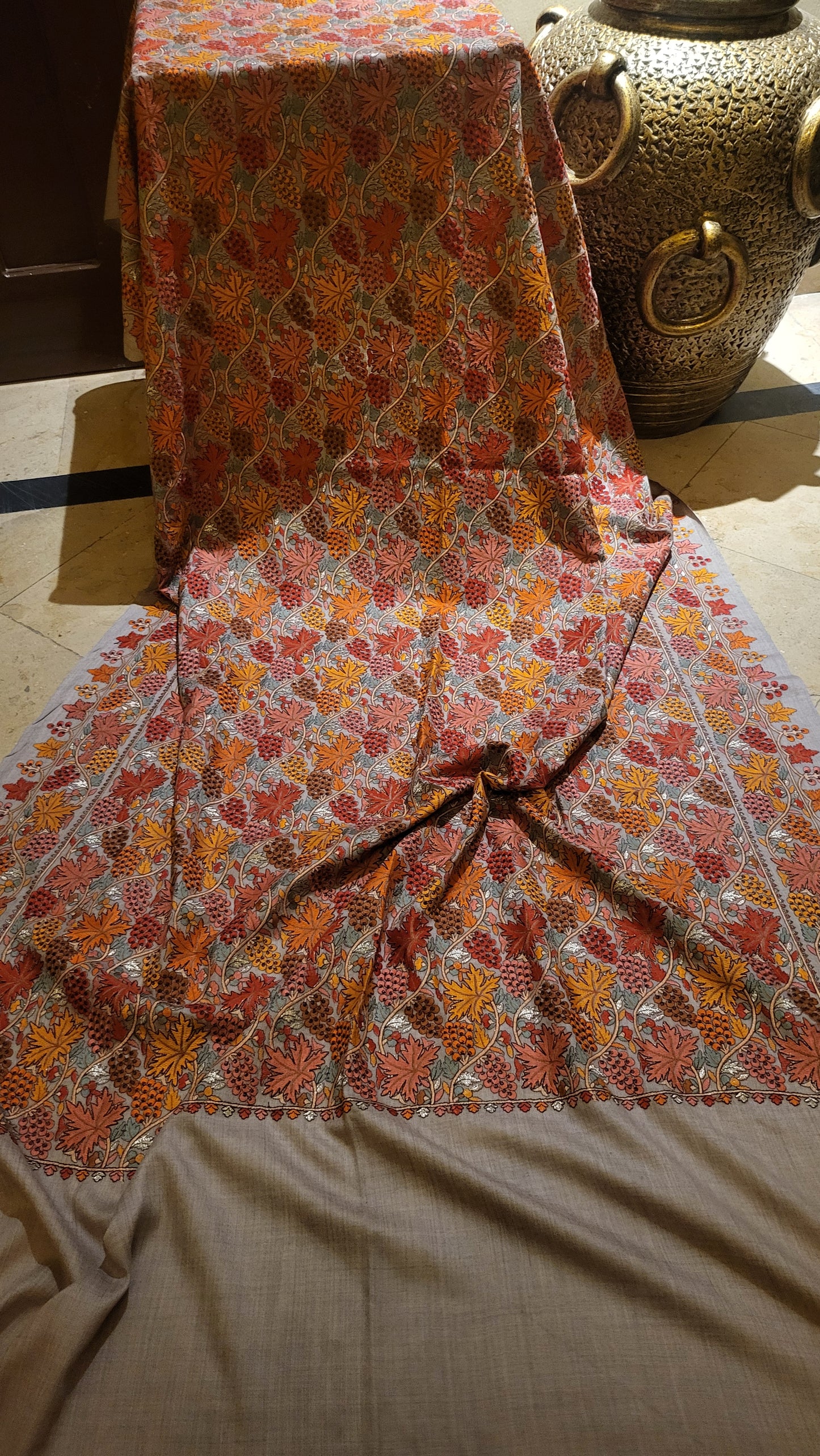 Jama shawl : Embroidered pashmina