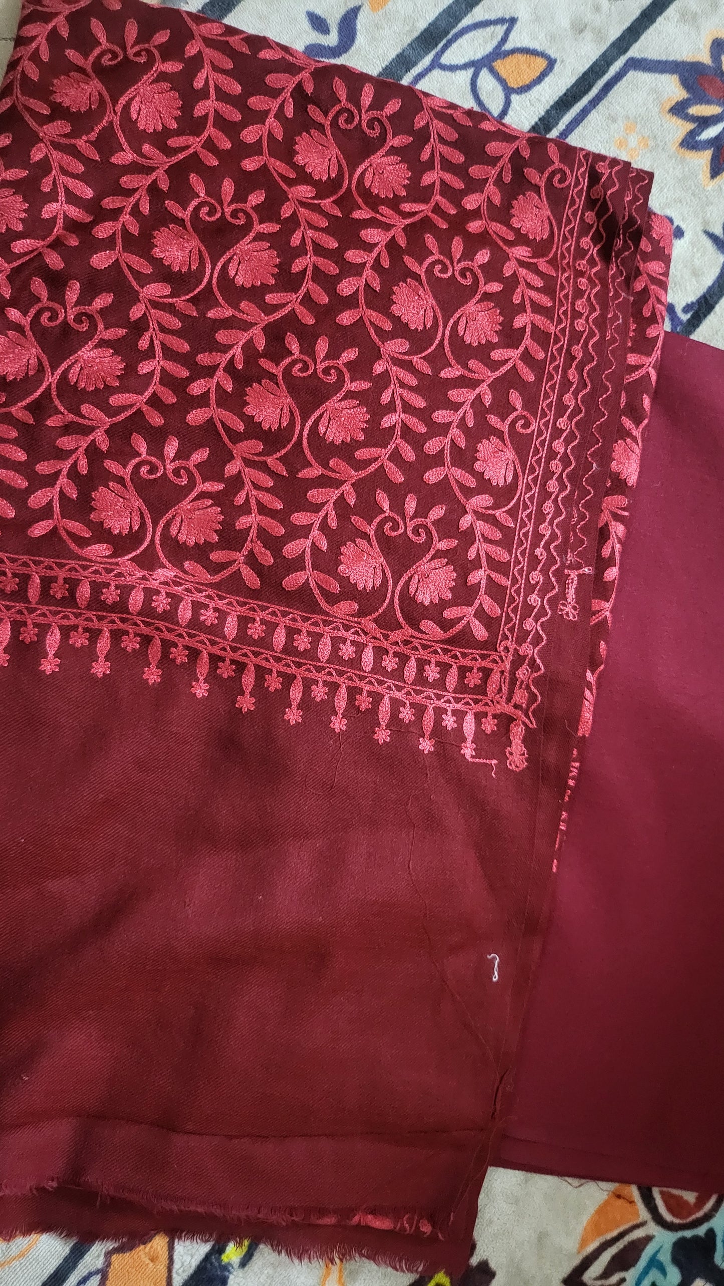 Embroidered shawl : suit