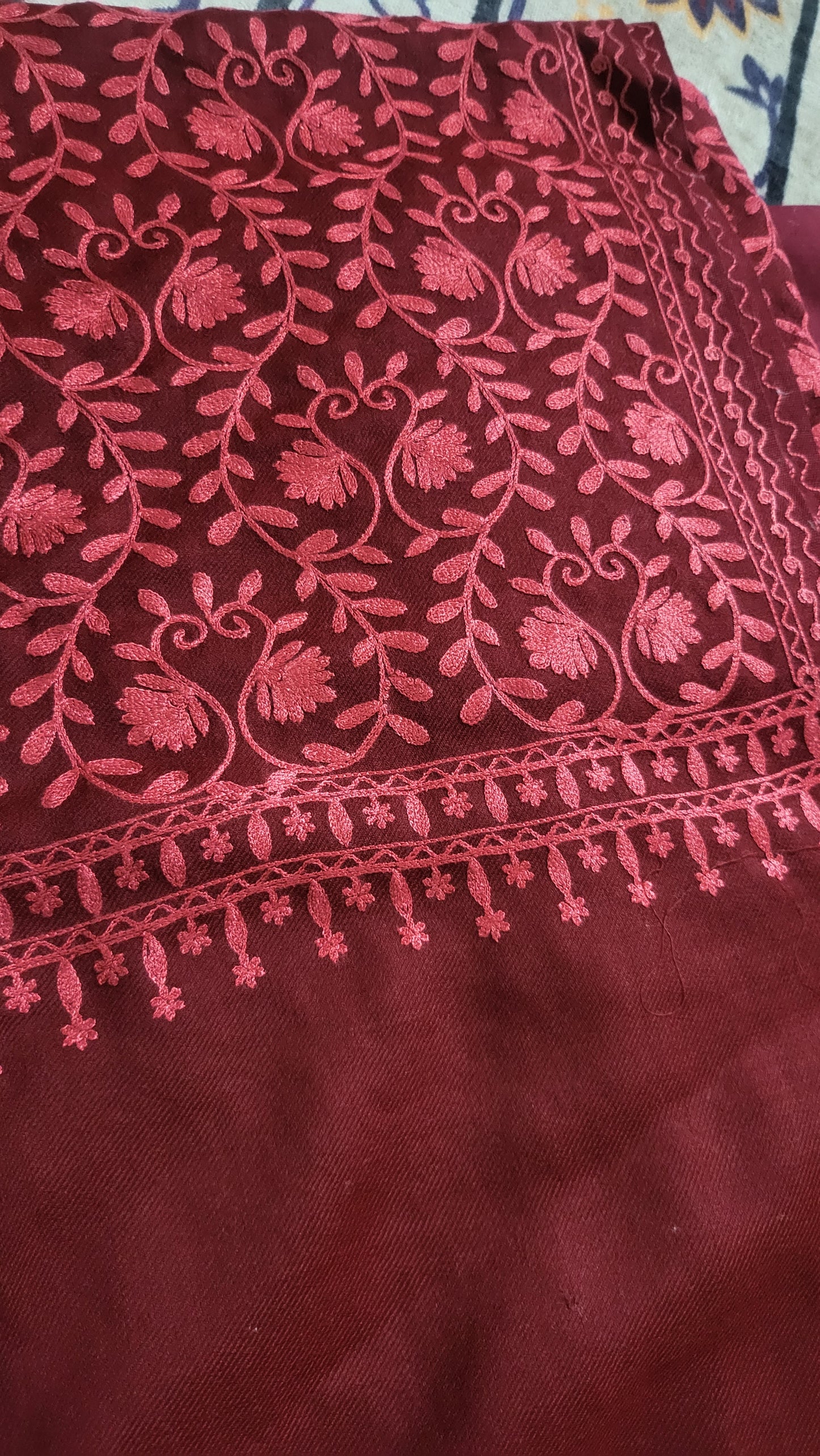 Embroidered shawl : suit