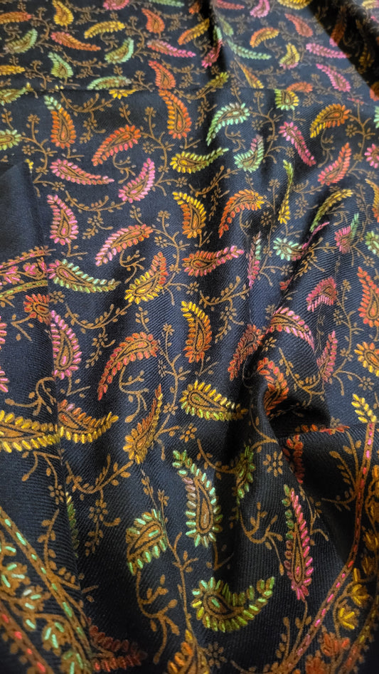 Hand Embroidered : shawl