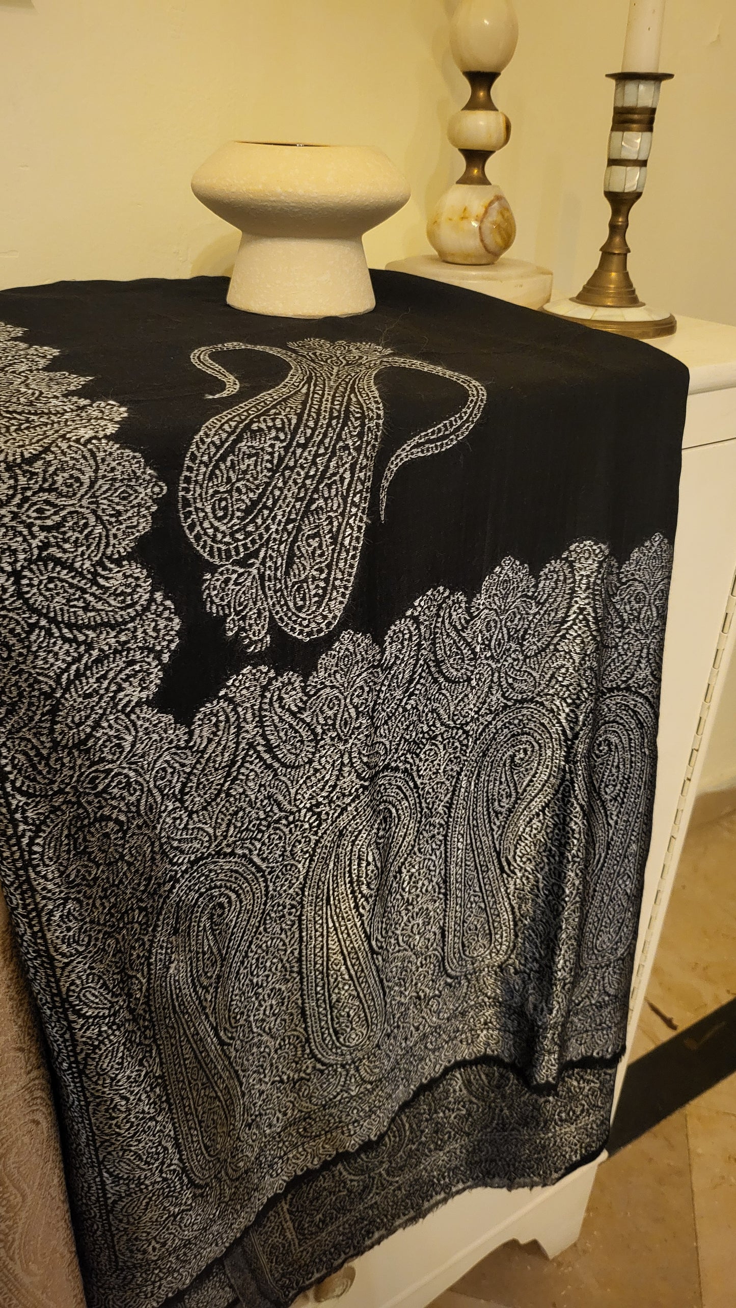 Black and white : Mini shawl