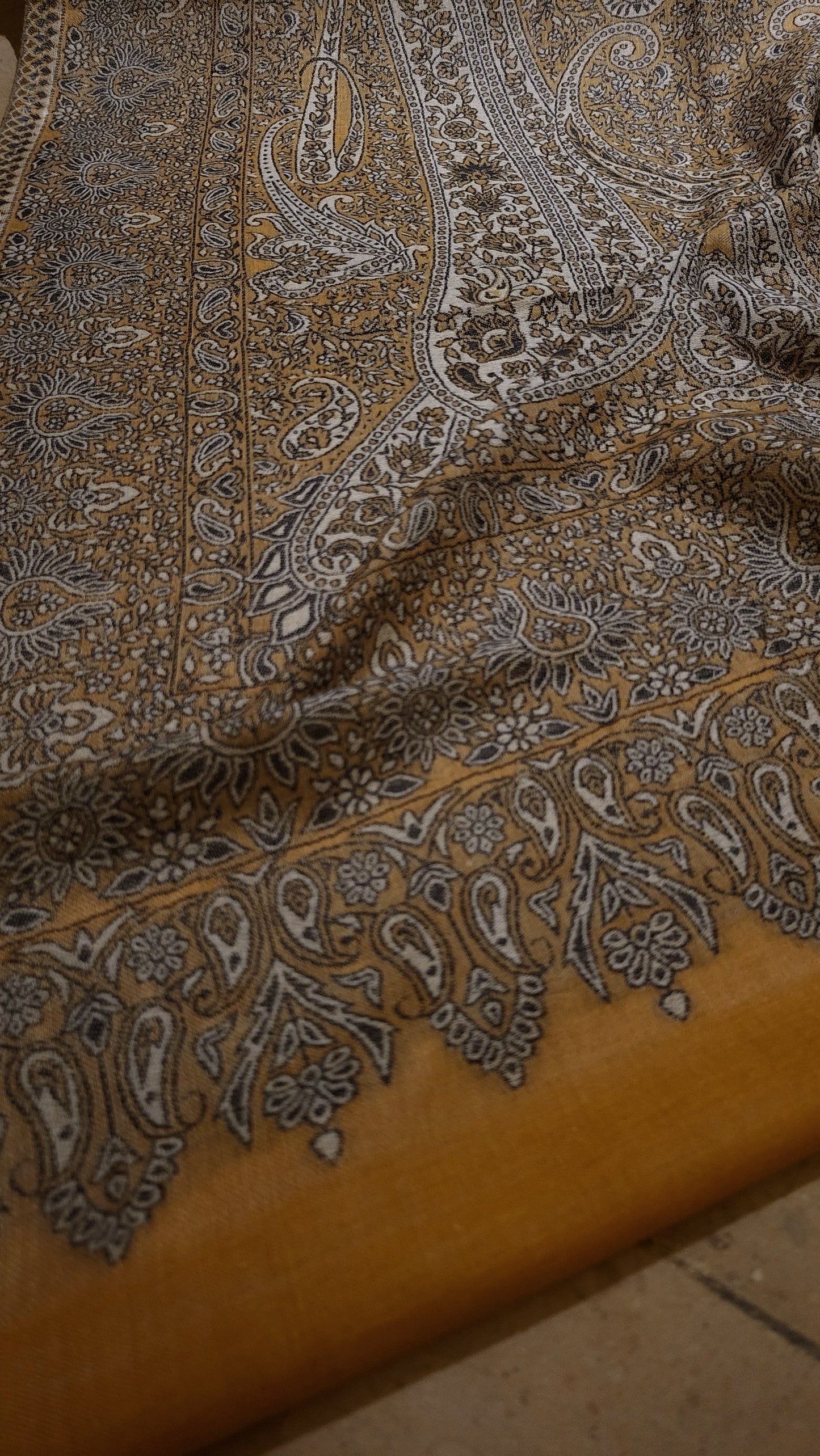 Paisly : Toosh Mini shawl