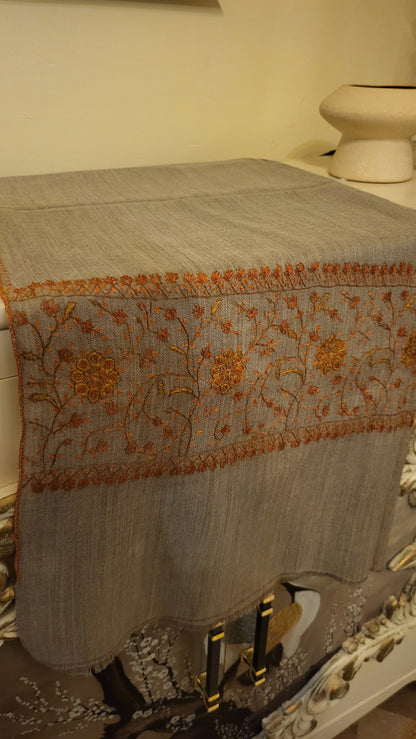 Neutral : Toosh mini shawl