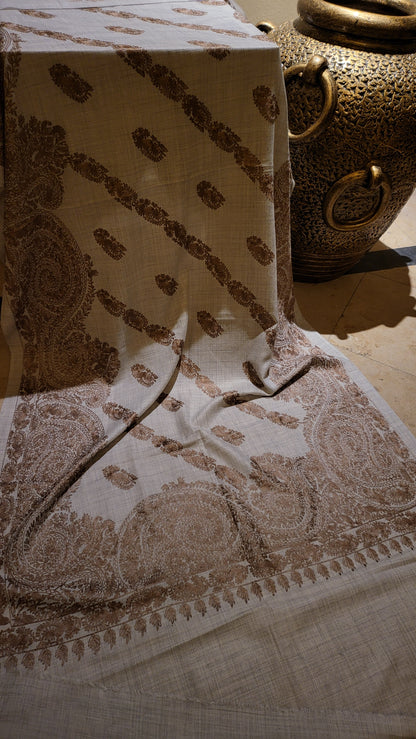 Toosh mini shawl : Resham Embroidered