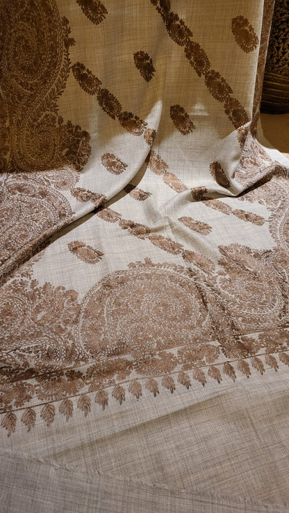 Toosh mini shawl : Resham Embroidered
