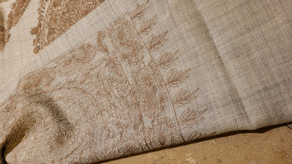 Toosh mini shawl : Resham Embroidered