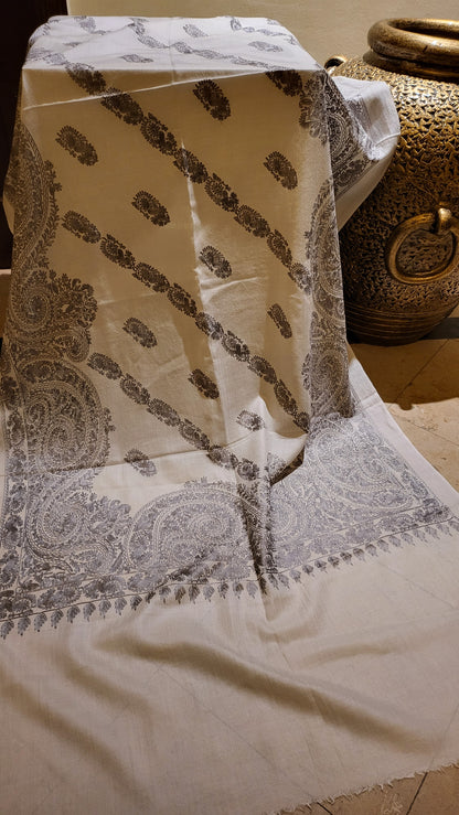 Toosh Minishawl : Resham Embroidered